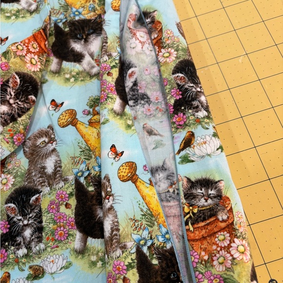 Retrolicious Cat Print Top with Floral Accents - Picture 3 of 6